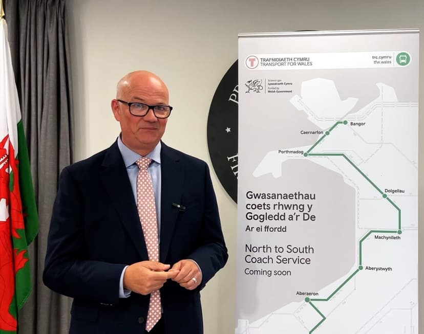 New long-distance coach to connect north and south Wales